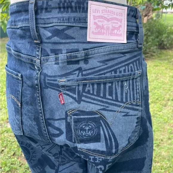 Levi’s OBEY Print Customizef in Miami Jeans - Picture 8 of 16
